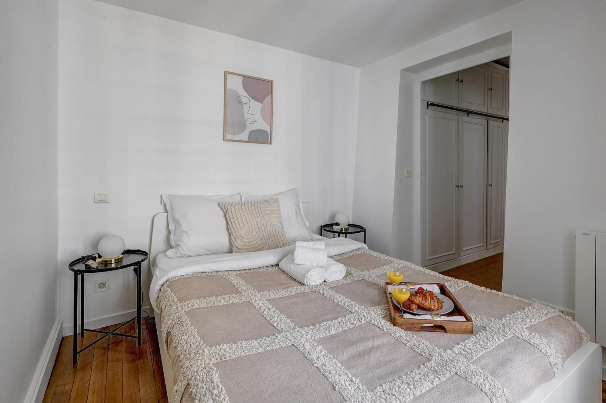 Champs-Elysees - 2Br With Balcony - Cityapartmentstay Париж Екстериор снимка