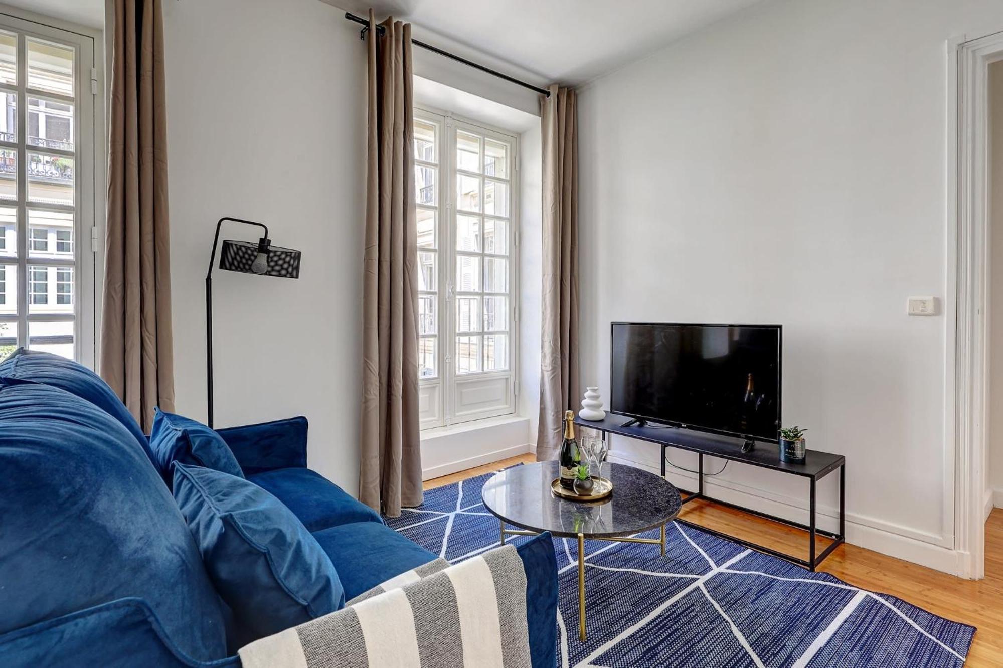 Champs-Elysees - 2Br With Balcony - Cityapartmentstay Париж Екстериор снимка